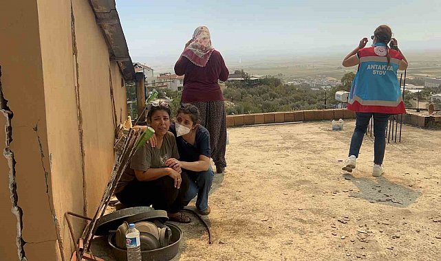 Hatay'da yangına 16 ilden gelen ekipler müdahale ediyor