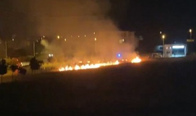 Hava fişekten çıkan yangın paniğe sebep oldu