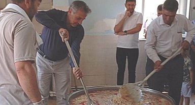Hisarcık Kutluhallar köyünde 15 yıldan beri aşure geleneği sürdürülüyor