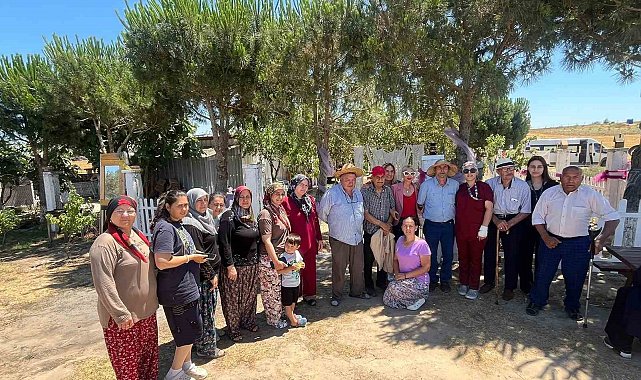 Huzurevi sakinleri lavanta tarlasına konuk oldu
