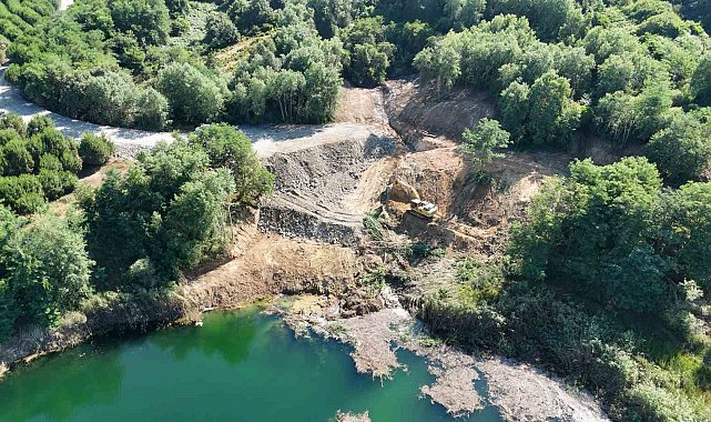 İBB Arnavutköy'de doğal gölü "hafriyat döküm alanı" ilan etti