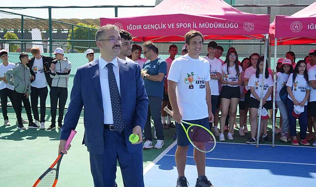 Iğdır'da 5. Kayısı Cup Tenis Turnuvası heyecanı başladı