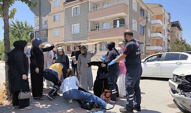 İnegöl'de zincirleme kaza: 1'i komiser 5 yaralı