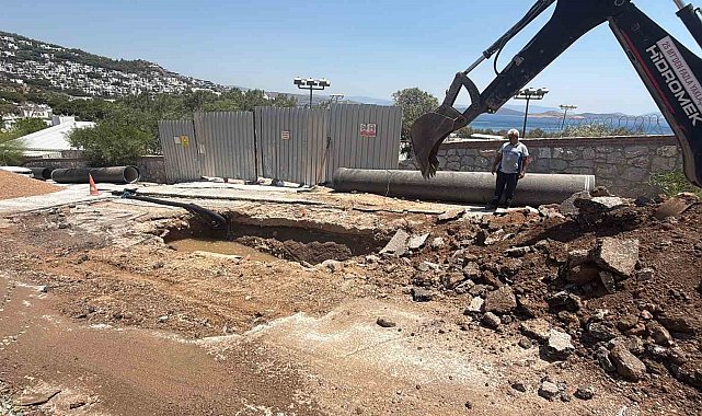 İsale hattı yine patladı