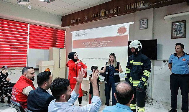 İşitme engelli bireylere yangın söndürme eğitimi