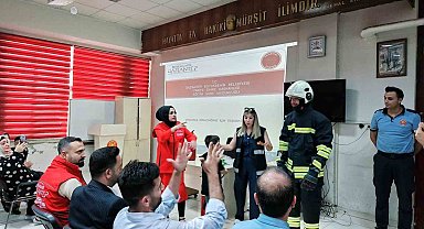 İşitme engelli bireylere yangın söndürme eğitimi