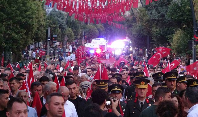 Isparta'da 15 Temmuz'un 9. yılında şehitler dualarla anıldı