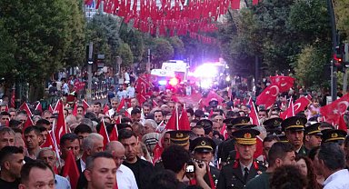 Isparta'da 15 Temmuz'un 9. yılında şehitler dualarla anıldı