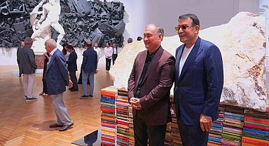 İtalya'da Yıldız Holding'in desteğiyle Ahmet Güneştekin'in "Yoktunuz" Sergisi ziyarete açıldı