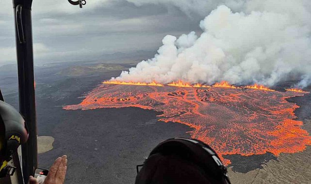 İzlanda'nın Reykjanes Yarımadası'ndaki yanardağda patlama