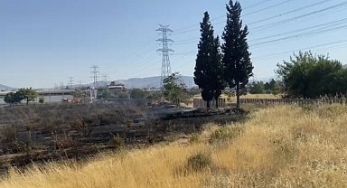 İzmir'de çıkan yangın AVM otoparkına sıçradı, 2 otomobil hasar gördü