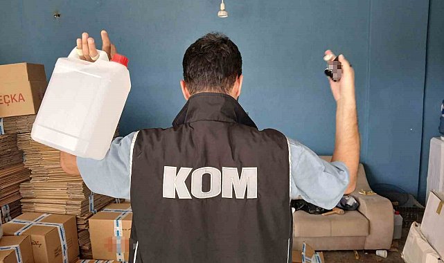 İzmir'de depoda ele geçirilen 5 ton sahte alkole 1 tutuklama