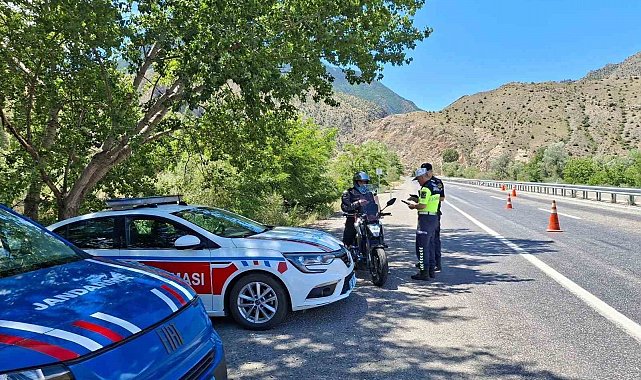 Jandarmadan Erzurum'da bir ayda 18 bin 305 araç kontrolü