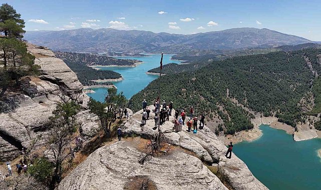 Kahramanmaraş'ta Güredil Kalesi göz dolduruyor