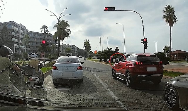 Kamerayla yere izmarit attığı tespit edilen sürücülere ceza yağdı