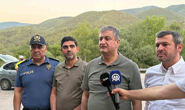 Karabük Valisi Yavuz'dan yangınla ilgili açıklama: "Rüzgar bizi sıkıntıya sokuyor"