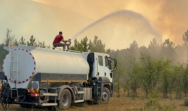 Karabük'te 54. saatine giren orman yangını sürüyor: Davutlar köyü boşaltıldı