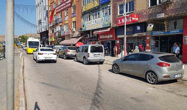 Karabük'te tornavidalı saldırı girişimi kamerada