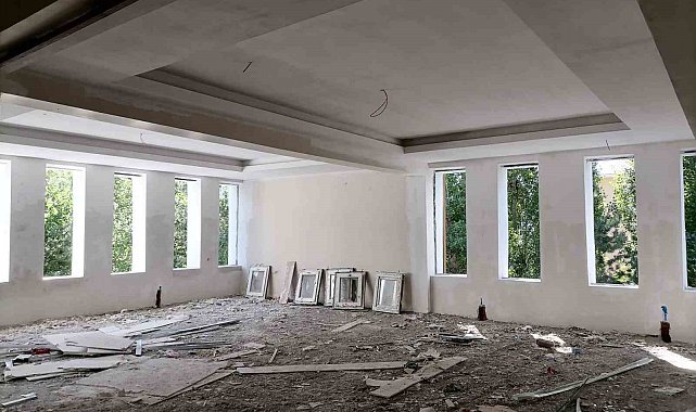 Kars İl Halk Kütüphanesi'nde tadilat ve restorasyon tamamlanıyor