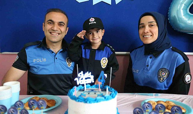 Kars'ta polis olmak isteyen çocuğa, polislerden doğum günü sürprizi