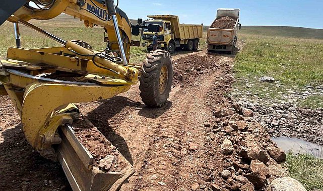 Kars'ta yayla yolları yapımı sürüyor