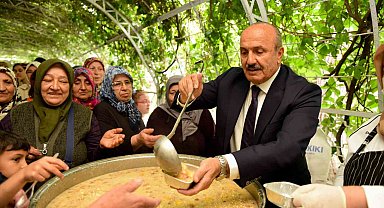Kastamonu'da 2 bin 500 kişiye aşure ikram edildi