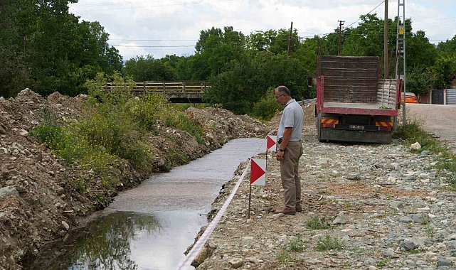 Kastamonu'da çalıştırılmadığı iddia edilen arıtma tesisi vatandaşları isyan ettirdi: "Bu kokunun ve pisliğin içinde kaldık"
