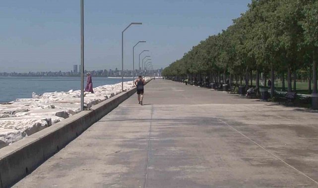 Kavurucu sıcaklarda kimi yüzerken kimiyse kilometrelerce koştu