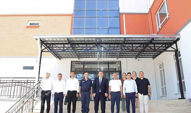 Kaymakam Taş, Köşk Adnan Menderes İlkokulu inşaatında incelemede bulundu