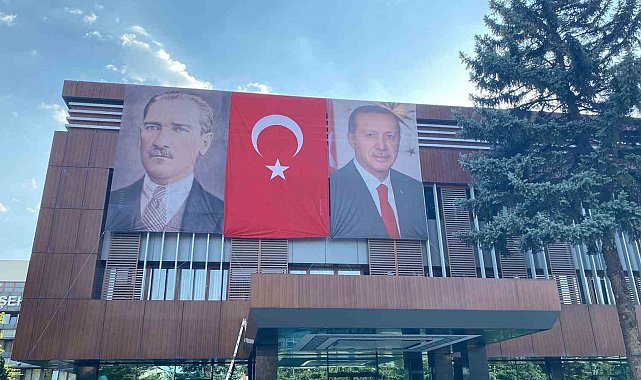 Kayseri Büyükşehir Belediyesi, şehri Türk Bayrakları ile donattı