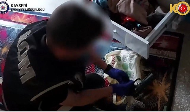 Kayseri'de silah ticareti yapan 2 kişi gözaltına alındı