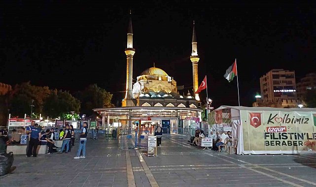 Kayseri'deki tüm camilerde 15 Temmuz'un yıl dönümünde selalar okundu