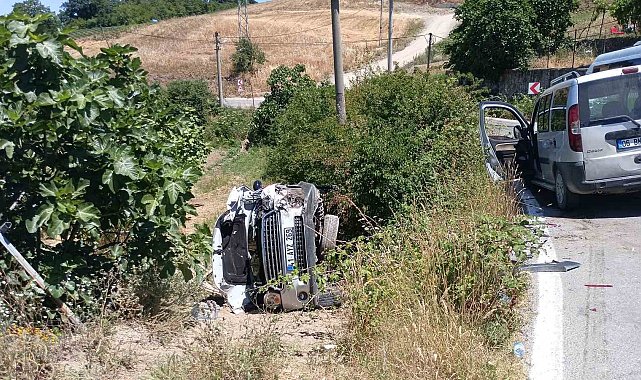 Kazadan kaçmak istedi, otomobili devrildi: 2 yaralı