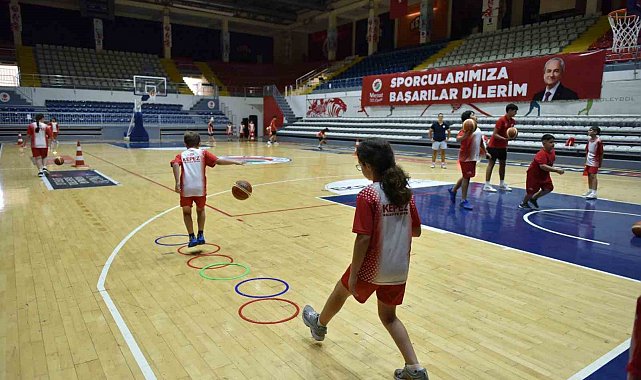 Kepez'de çocuklar sporla gelişiyor