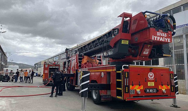 Keresteciler Sitesi'ndeki yangında itfaiye ekiplerinin zamanla yarışı kameralara yansıdı