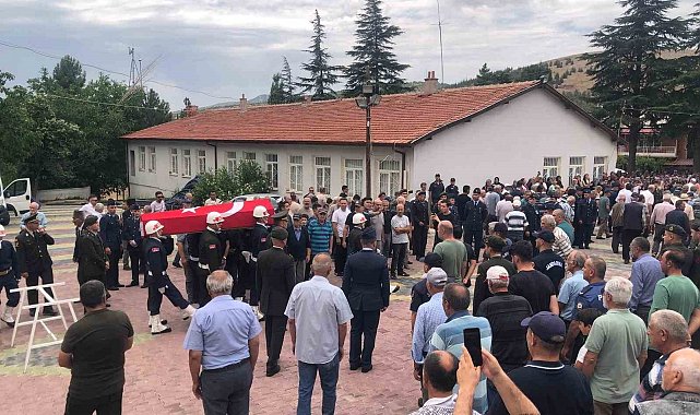 Kıbrıs gazisi Hüyük'te törenle son yolculuğuna uğurlandı
