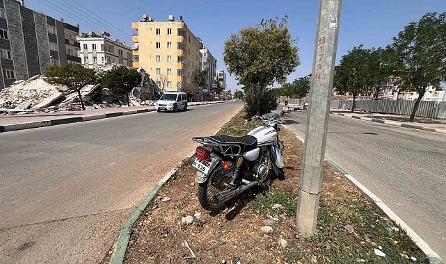 Kilis'te otomobil ile motosiklet çarpıştı: 2 yaralı