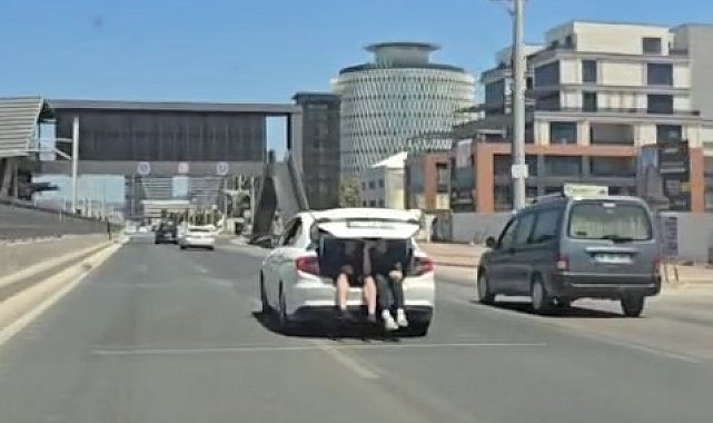 Kilometrelerce bagajda seyahat ettiler