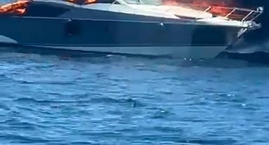 Kınalıada açıklarında korkutan yat yangını