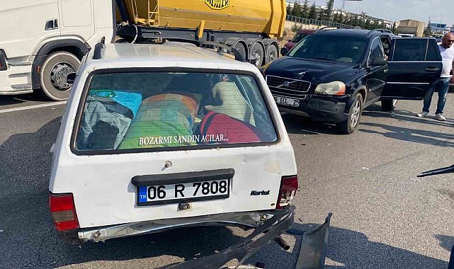 Kırıkkale'de 4 araçlı zincirleme kaza: 3 yaralı