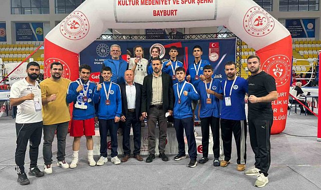 Kocaeli, Bayburt'ta zirveye yumruk attı: 10 madalya ile Türkiye şampiyonu oldu