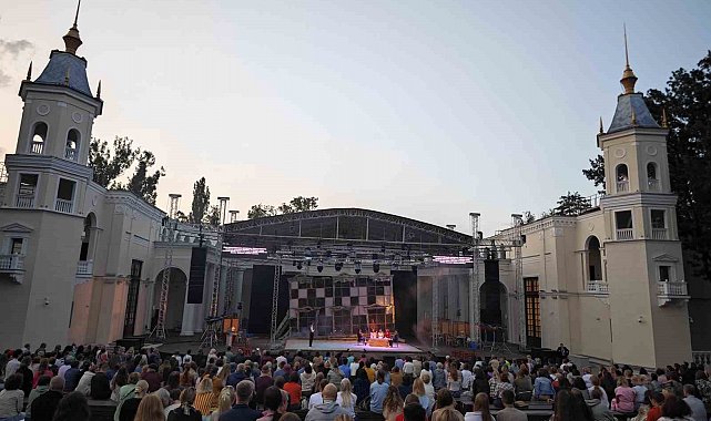 Kocaeli Şehir Tiyatroları, Moskova'da Türkiye'yi temsil etti