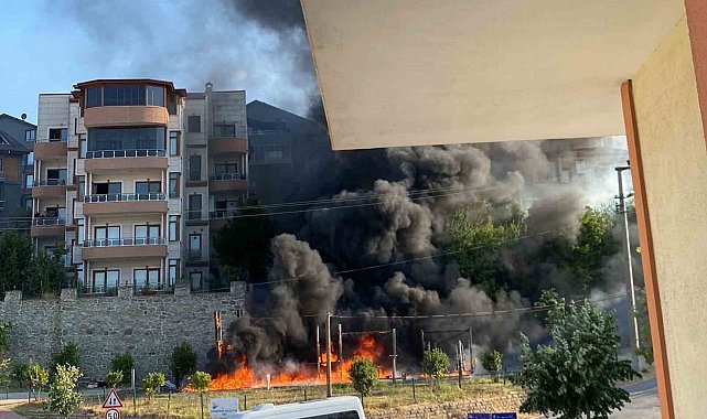 Kocaeli'de çocuk parkı alev topuna döndü