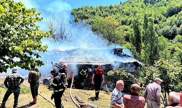 Kömürlükte çıkan yangın paniğe neden oldu