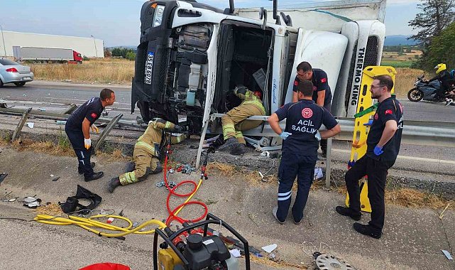Kontrolden çıkan kamyon devrildi: 1 ağır yaralı