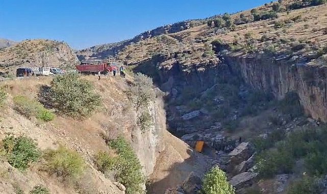 Kontrolden çıkan kamyon uçuruma düştü: 1 ölü