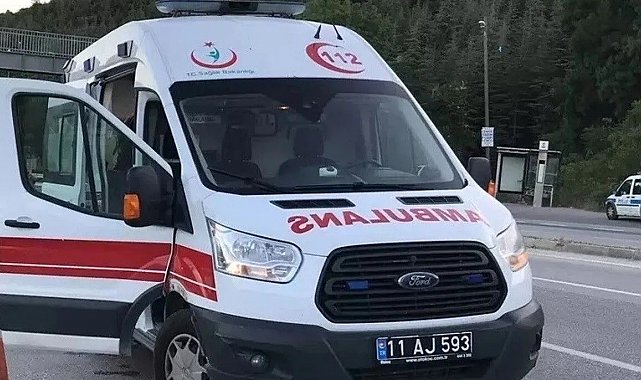 Kontrolden çıkan motorlu bisiklet devrilirken, sürücüsü yaralandı