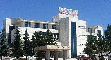 Kontrolden çıkan otomobil traktöre çarptı: 1 ölü, 3 yaralı