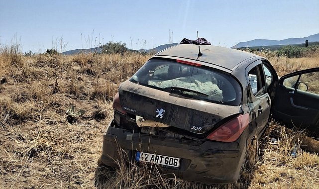 Konya'da kontrolden çıkan otomobil ekin tarlasına savruldu: 4 yaralı