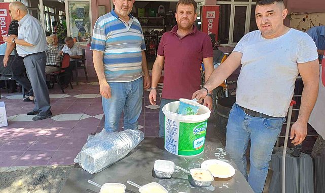 Köşk'te esnaflardan aşure hayrı